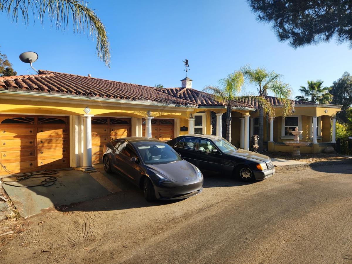 Hollywood Hills Hideout Apartment!